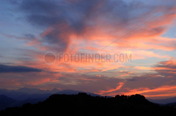 Toskana  Sonnenuntergang bei Coreglia Antelminelli