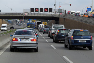 Berlin  Deutschland  Stau auf der Stadtautobahn A 113