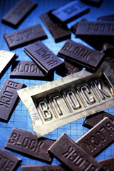 Blockschokolade mit zugehoeriger Form