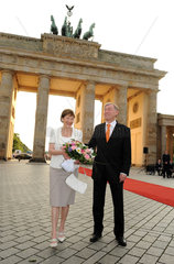 Berlin  Deutschland  Bundespraesident Horst Koehler mit seiner Frau Eva Luise Koehler