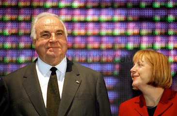 Berlin 2.10.2001 CDU Wahlkampfveranstaltung zum 3.Oktober Helmut Kohl und Angela Merkel