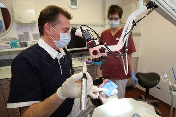 Wanderup  Deutschland  Photoaktivierte Desinfektion beim Zahnarzt