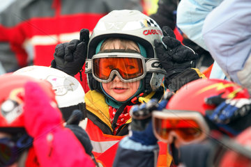 Tirol  ein Kind im Skiurlaub im Portrait