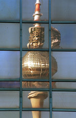 Fernsehturm gespiegelt im Palast der Republik  Berlin