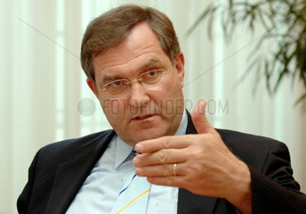 Berlin  Bundesverteidigungsminister Dr. Franz Josef Jung (CDU)