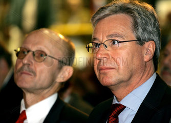 Jens Boehrnsen  rechts und Willi Lemke  links  Bremer Buergermeisterkandidaten  SPD