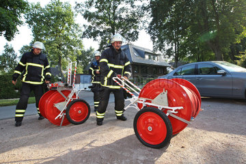 Grosshansdorf  Deutschland  Einsatzuebung der Freiwilligen Feuerwehr Grosshansdorf