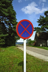 Verkehrsschild -Halten und Parken verboten-  Estland