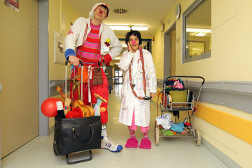 Kiel  Deutschland  Clowns auf der Kinderklinik