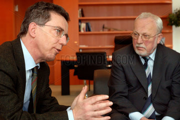 Berlin  Kanzleramtsminister Thomas de Maiziere und sein Cousin Lothar de Maiziere