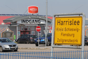 Harrislee  Deutschland  Grenzhandel auf deutscher Seite