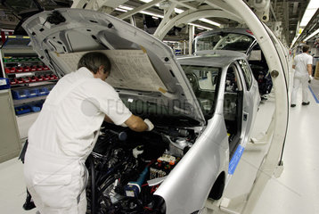 Wolfsburg  Produktion des Golf 5 bei der Volkswagen AG