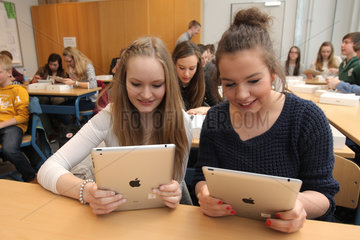Flensburg  Deutschland  Schueler nehmen am Projekt -iPad.Klasse on Tour- teil