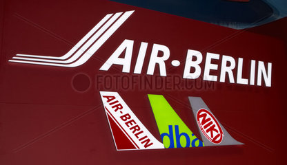 Berlin  Schriftzug von Air Berlin und die Logos der Partnerfluggesellschaften