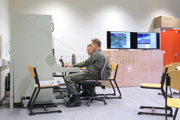 Kropp  Deutschland  Pilotenausbildung an Drohnenlenksystem
