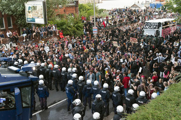 G20-Gipfel: Polizei stoppt Demonstration Welcome to hell