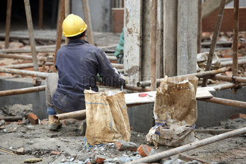 Suzhou  Arbeiter auf einer Baustelle