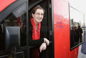 Ministerpraesidentin Heide Simonis (SPD) im Zug