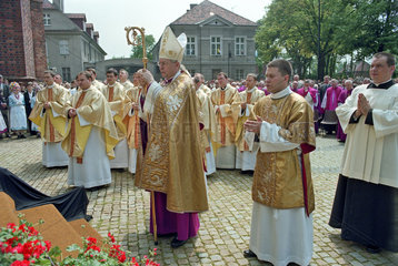 Posener Erzbischof bei der Fronleichnamsmesse  Polen