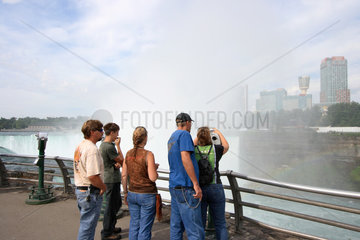 Niagara Falls  USA  Nebel an den Niagarafaellen