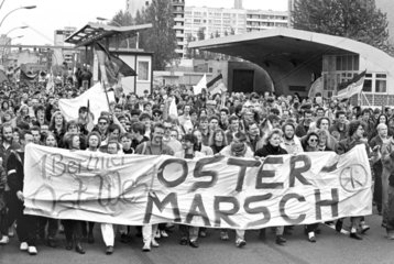 Erster Ost-West Ostermarsch 1990