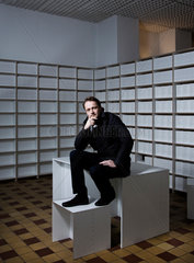 Berlin  Deutschland  Rafael Horzon in seinem Buchladen