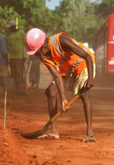 Matale  Sri Lanka  Strassenbauarbeiten