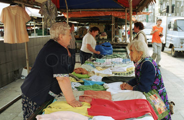 Poznan  Marktgeschehen auf dem Jezycki Marktplatz
