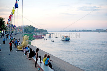 Phnom Penh  Kambodscha  Uferpromenade am Tonle Sap
