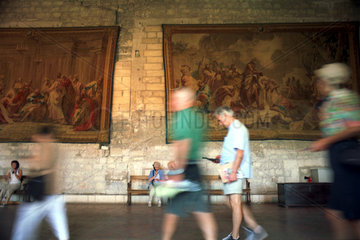 Saal im Papstpalast  Avignon  Suedfrankreich
