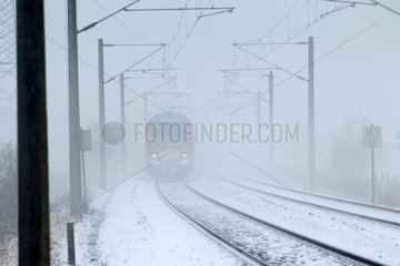 Oeversee  Deutschland  Regionalbahn im Nebel