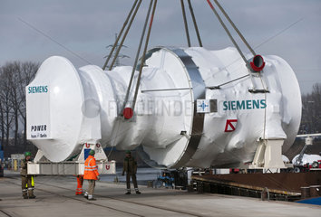 Siemens Gasturbine wird verladen