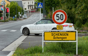 Schengen  Grossherzogtum Luxemburg  Ortsschild von Schengen