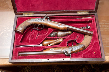 Deutschland  klassische Duellpistolen im Koffer