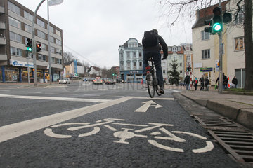 Flensburg  Deutschland  ein Radfahrer auf der Fahrradspur