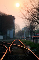 Berlin  Schienenstraenge im Morgenlicht