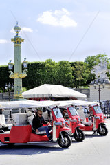FRANCE - TOURIST IN PARIS