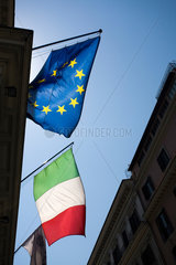 Rom  Italien  Flaggen von Italien und der EU