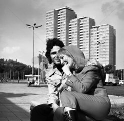 Berlin  DDR  junges Paar am Leninplatz