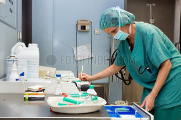 Grevenbroich  Deutschland  Anaesthesie-Schwester  Anaesthesieschwester im OP-Saal