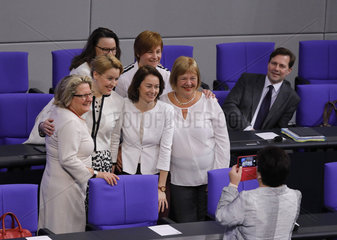 Feierstunde im Deutschen Bundestag zu 100 Jahren Frauenwahlrecht