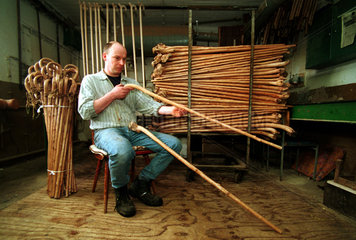 Stockmacher in seiner Werkstatt  Thueringen