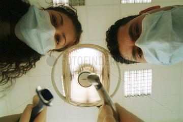 Besuch beim Zahnarzt aus Patientenperspektive