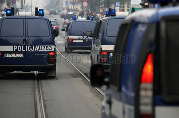 Posen  Polen  Polizeieinsatzwagen bei einer Demonstration