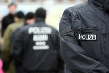 Berlin  Deutschland  Polizeieinsatz bei der Raeumung des Occupy-Camps am Bundespressestrand
