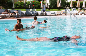 Wassergymnastik im Hotelpool  Fuerteventura