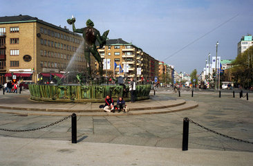 Goeteborg  Neptunbrunnen und Strasse Avenyn