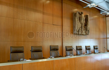 Karlsruhe - Leere Richterbank des Bundesverfassungsgerichts