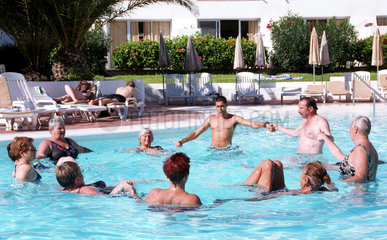 Wassergymnastik im Hotelpool  Fuerteventura