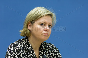 Berlin  Dr. Gesine Loetzsch zum Thema Bundeshaushalt 2008